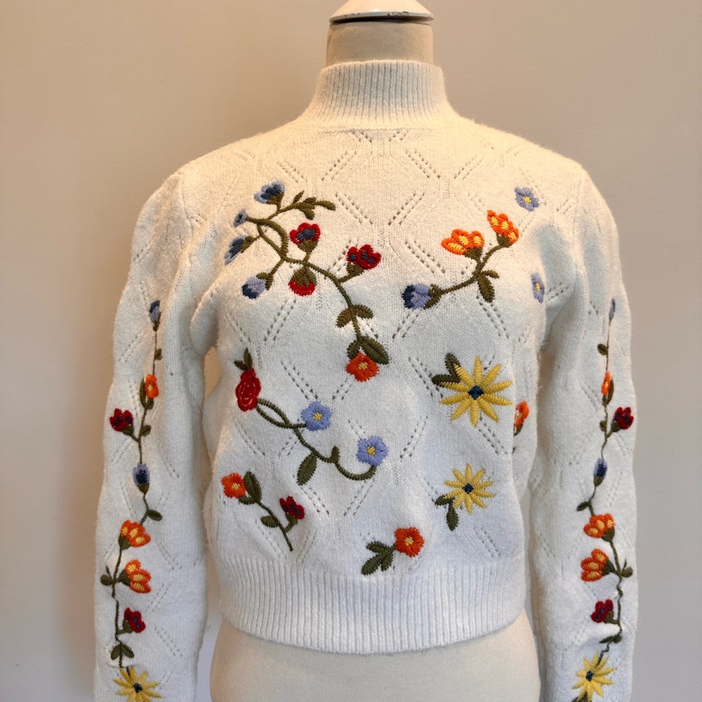 ALYA White and Floral Sweater